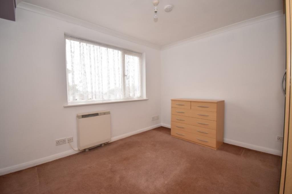 Lot: 164 - TWO-BEDROOM GROUND FLOOR FLAT - Bedroom 2
